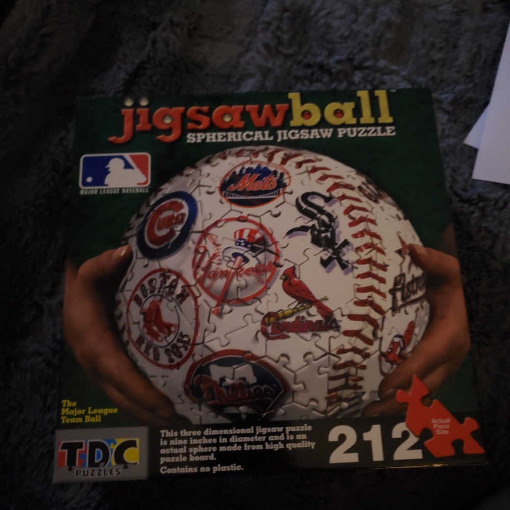 New collectors mlb sperical jigsaw Baseball